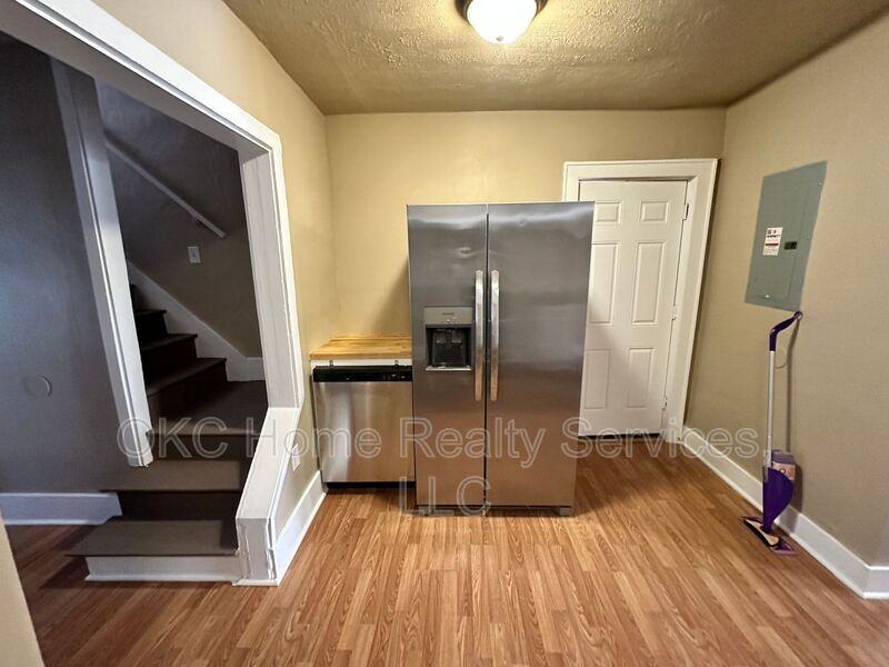 1715 North Villa Avenue - Photo 7 of 18