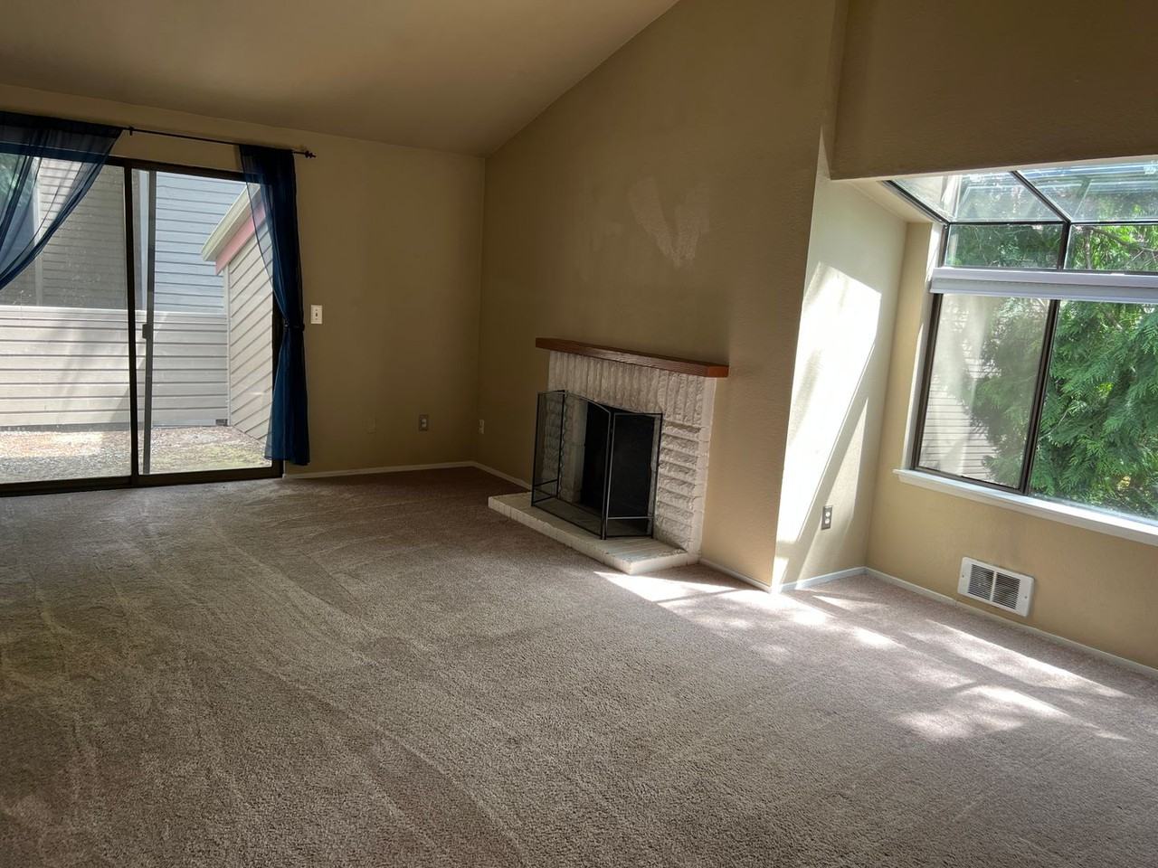 10012 Ne 122nd St #D - Photo 3 of 28