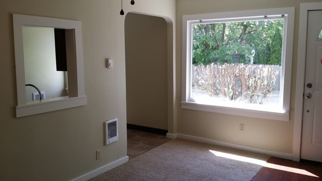 140-144 S. Park St. - Photo 2 of 13