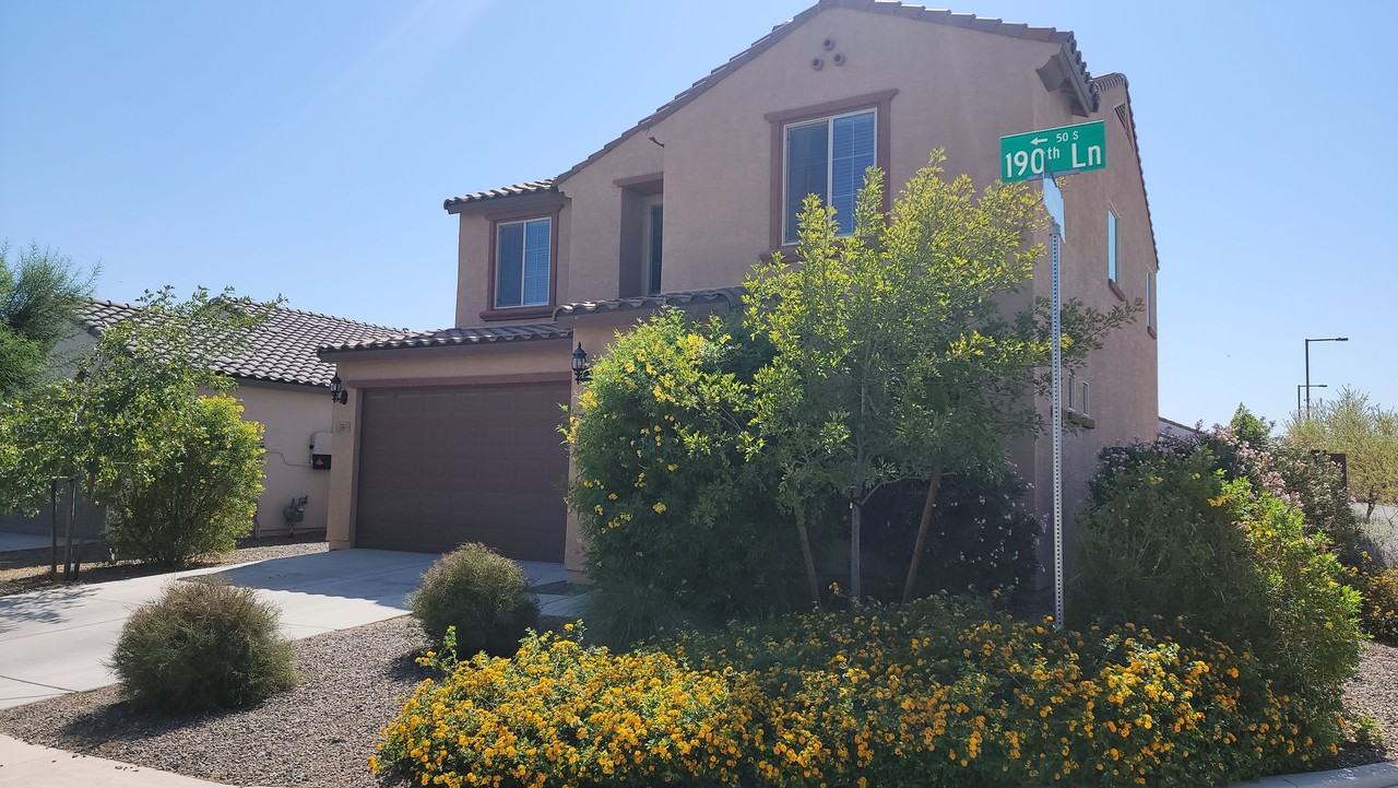 56 S 190th Ln - Photo 3 of 43