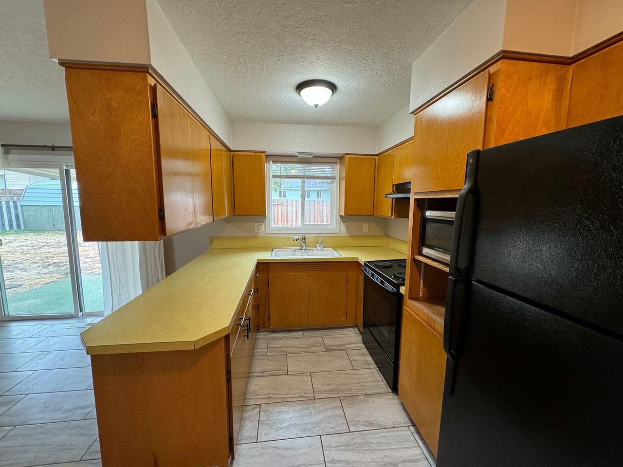 1904 E 12th St - Photo 3 of 15