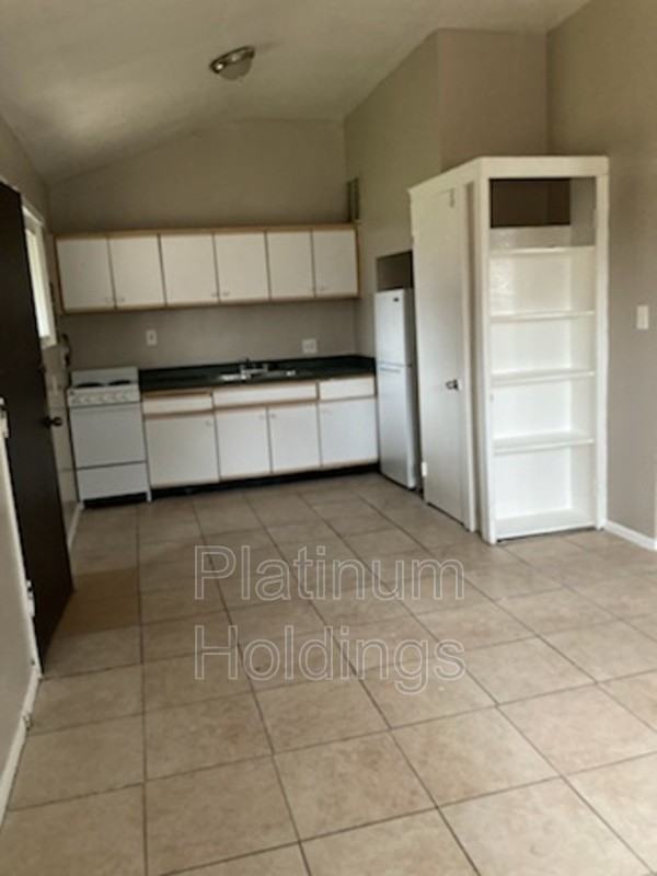 1049 Neville Ave - Photo 2 of 16