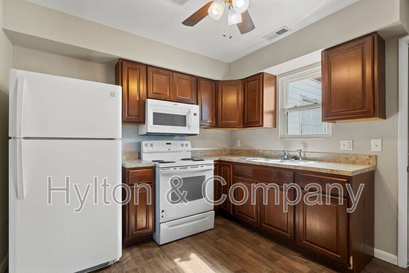 2817 Eric Ct #2817ERICCT - Photo 6 of 26