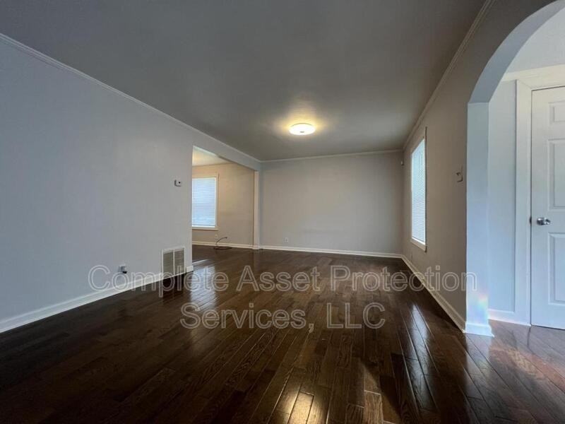 2788 Hickory St - Photo 2 of 9