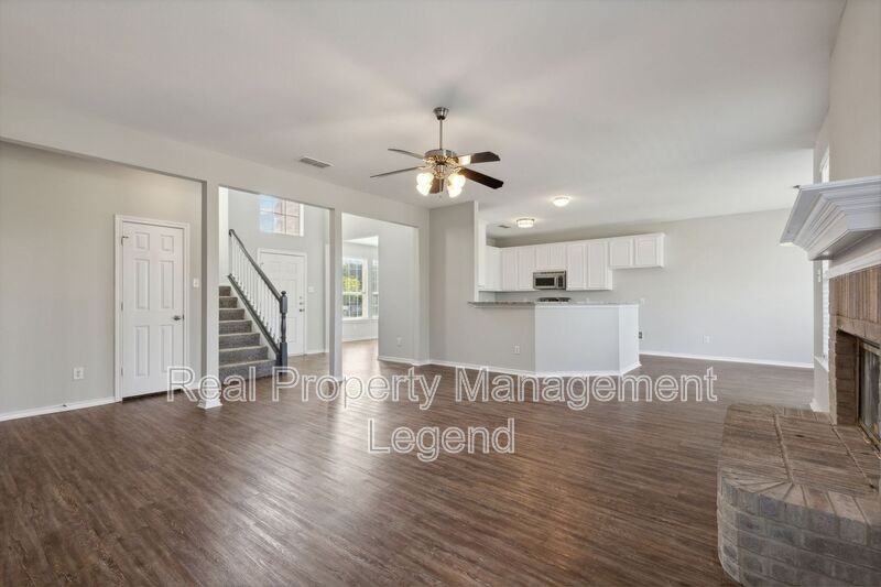 5100 Brookside Dr - Photo 4 of 38