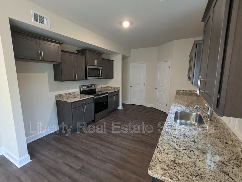 732 Mill Creek Cir - Photo 3 of 13