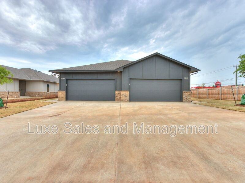 11004 Oak Hollow Rd - Photo 3 of 48