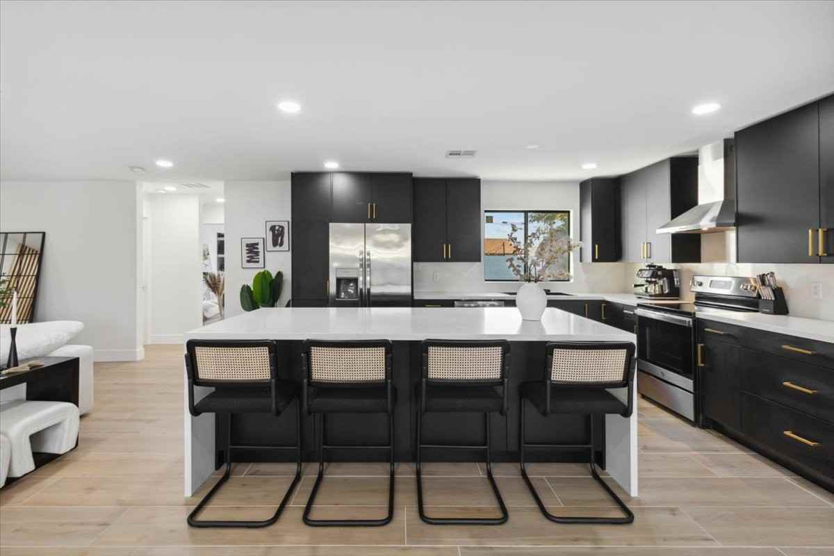 3319 E Campo Bello Dr - Photo 2 of 19