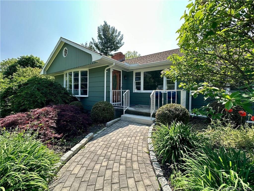 30 Eastwood Rd - Photo 3 of 25