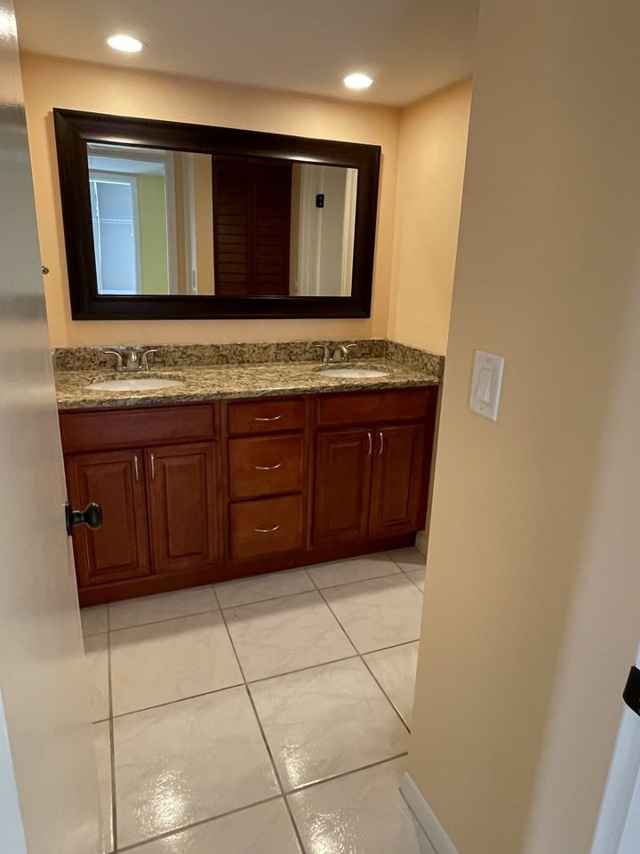 1525 Park Meadows Dr #4 - Photo 2 of 22
