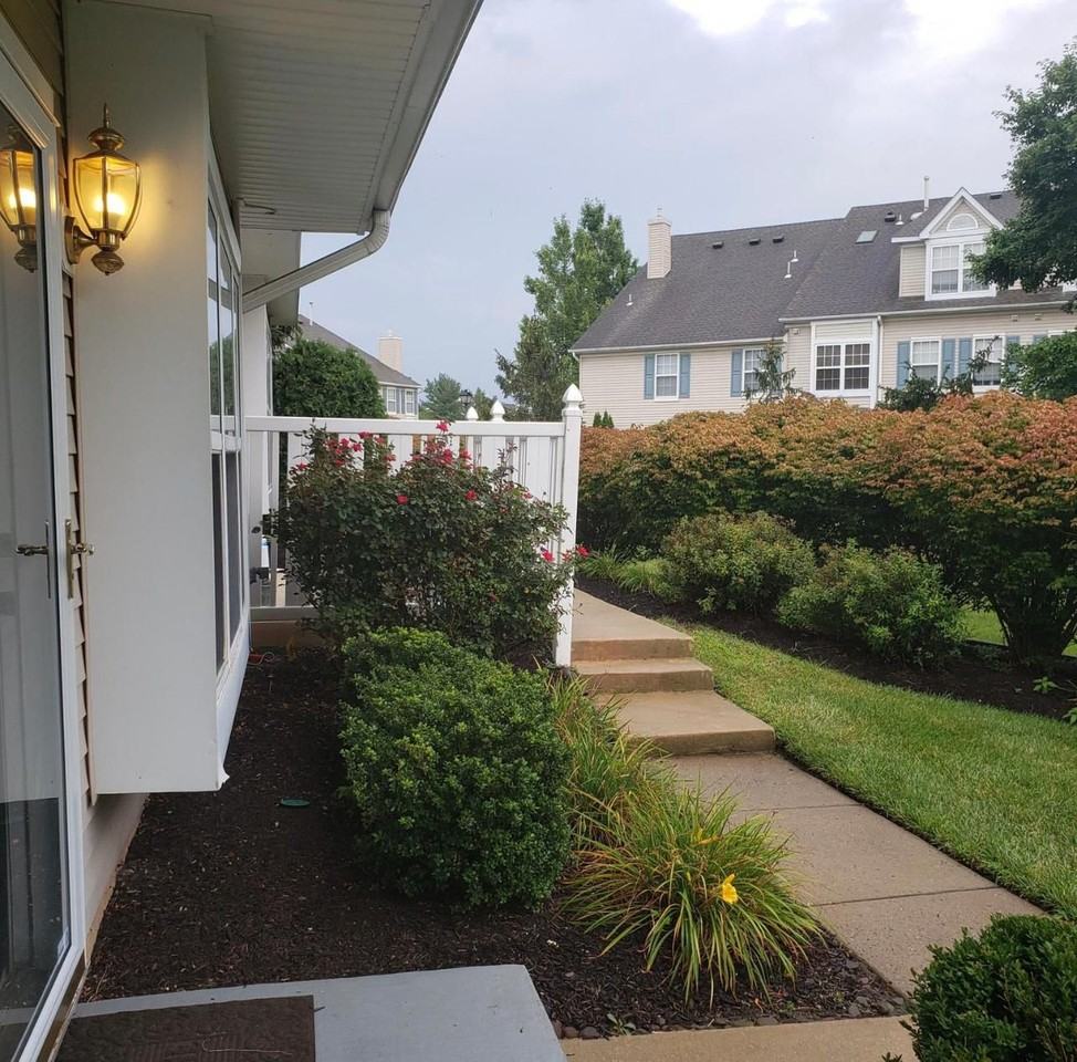 2607 Stokes Rd - Photo 3 of 27