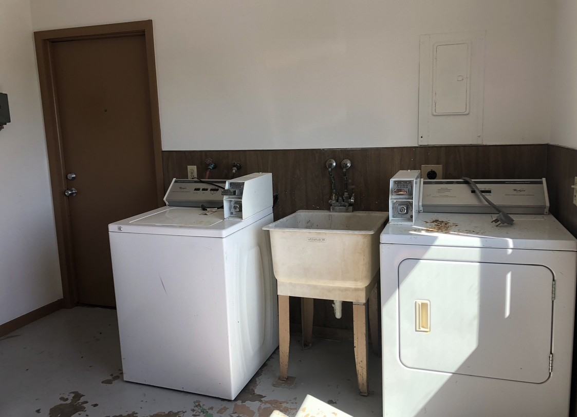 301 Wilshire Dr #3 - Photo 2 of 12