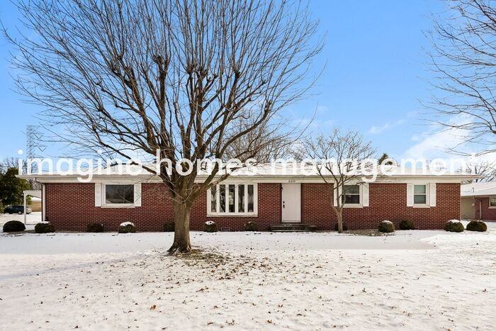 6335 Brookdale Dr - Photo 3 of 18