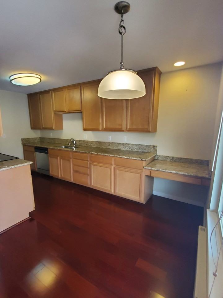 300 Glenwood Cir #187 - Photo 2 of 12