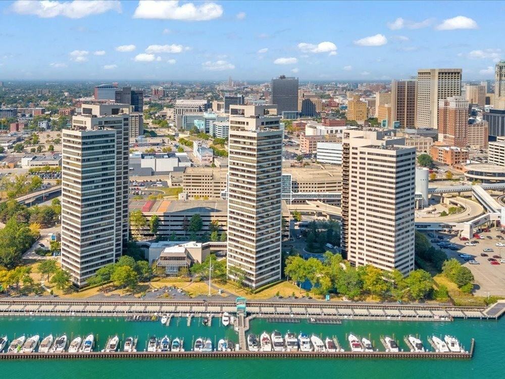 Riverfront Towers - Photo 3 of 103