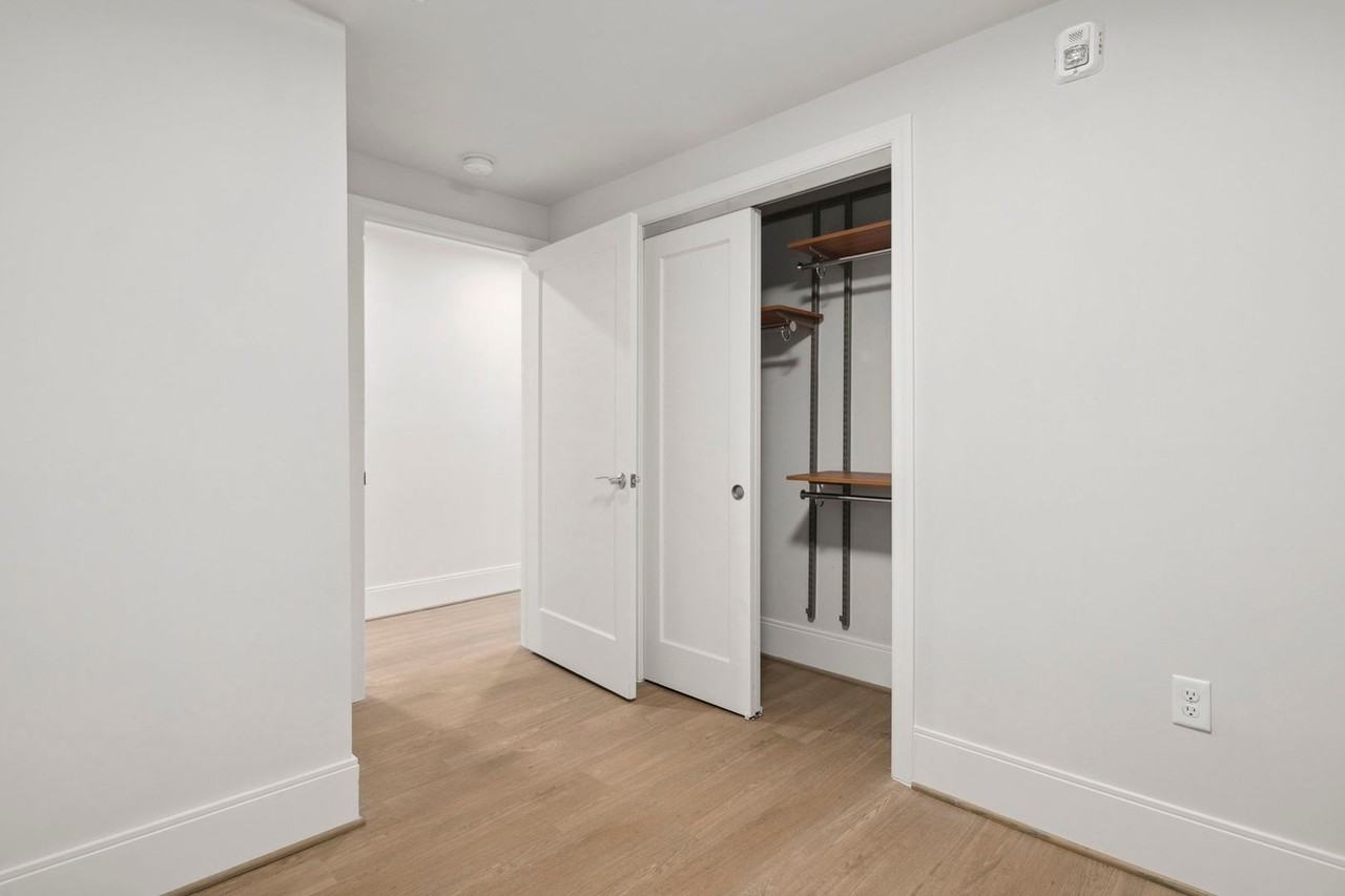 Weavers Row - Photo 7 of 50