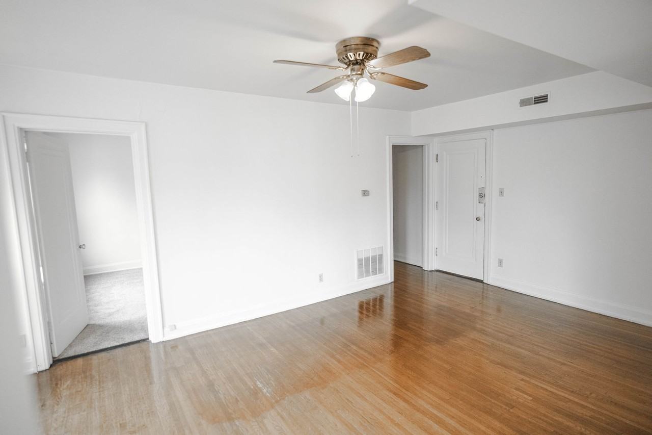 1550 E. Broad St. - Photo 4 of 7