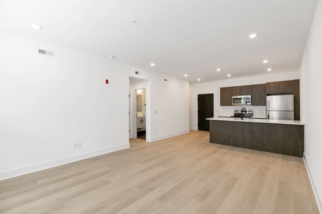 Brand New Luxury Apartments - Photo 7 of 35
