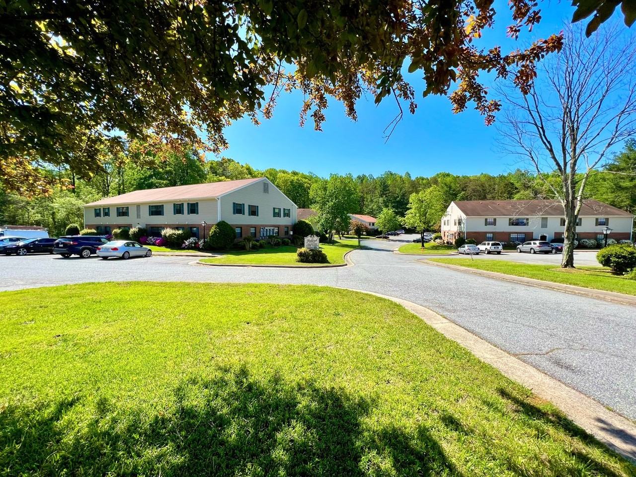 Yorkleigh Apartments - Photo 3 of 45