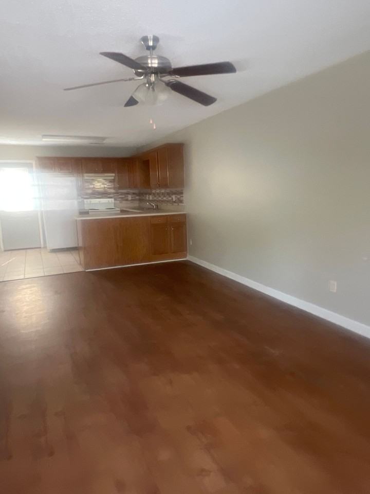 Guyler St Mountain View Apartments - Photo 2 of 13