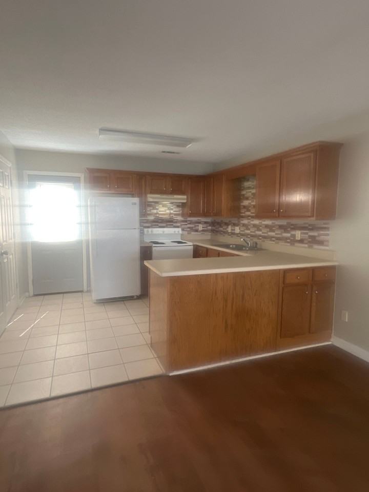 Guyler St Mountain View Apartments - Photo 3 of 13