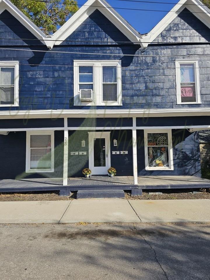 220 W Excelsior Springs Street - Photo 2 of 18