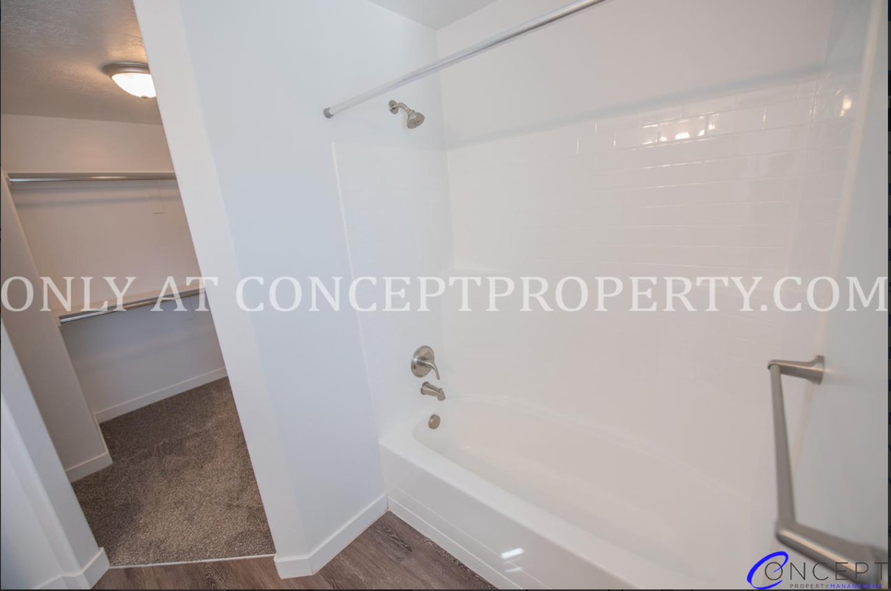 Harvest Pointe Townhomes - Photo 7 of 50