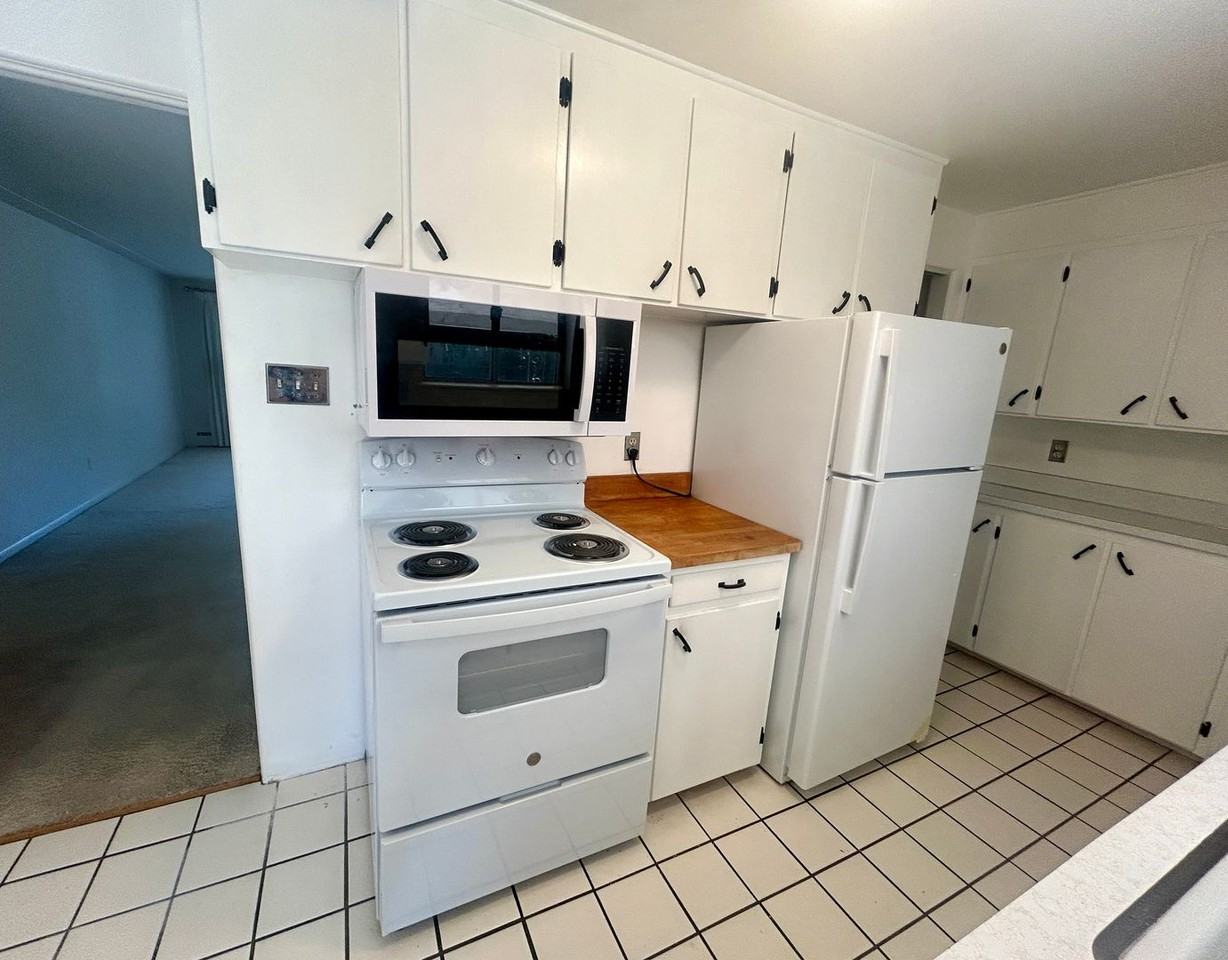 1505 South Jersey Street - Photo 7 of 33