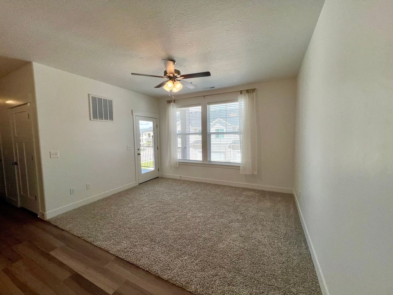 1087 N Sawtooth Way - Photo 3 of 19