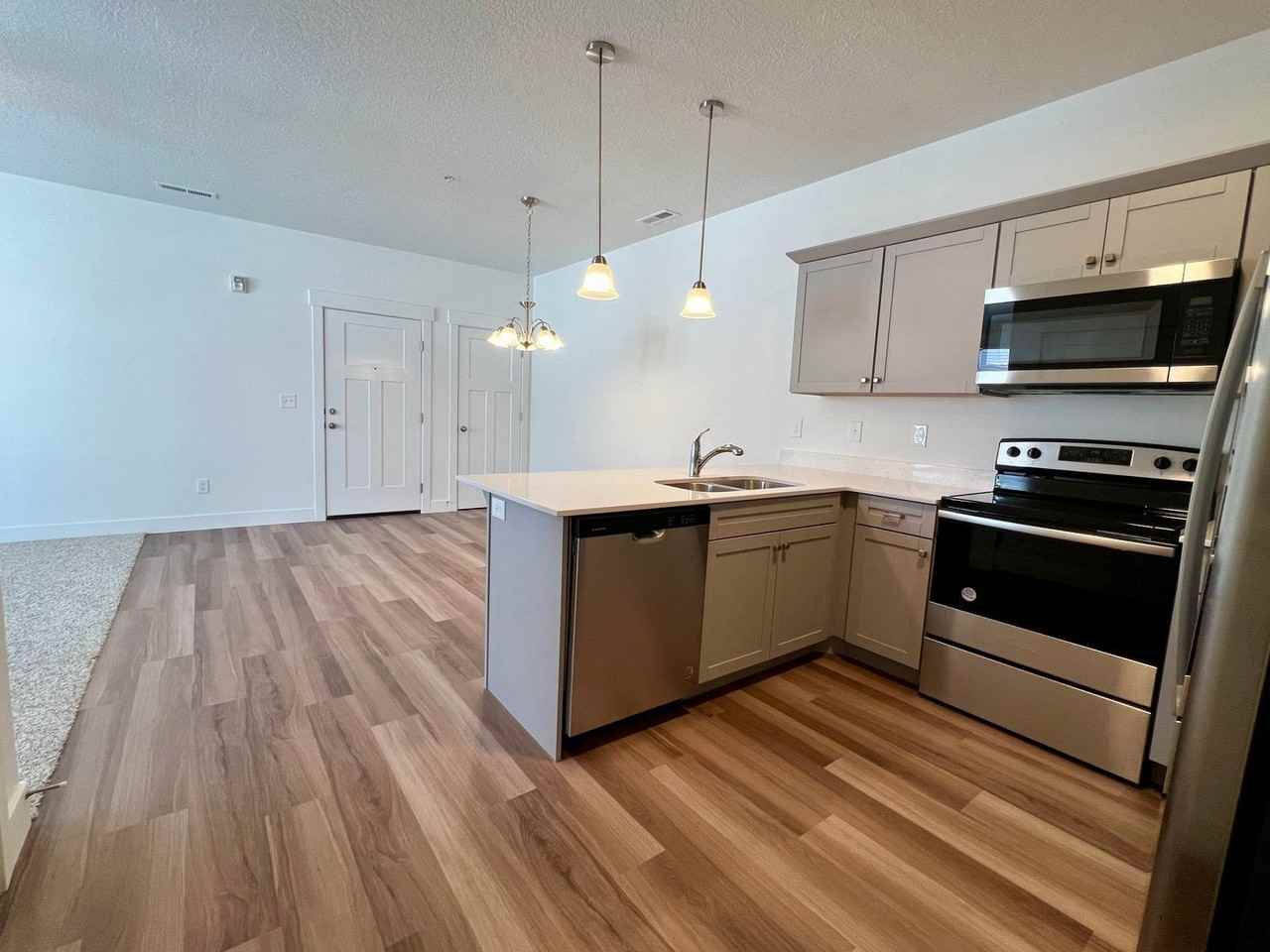 1087 N Sawtooth Way - Photo 7 of 19