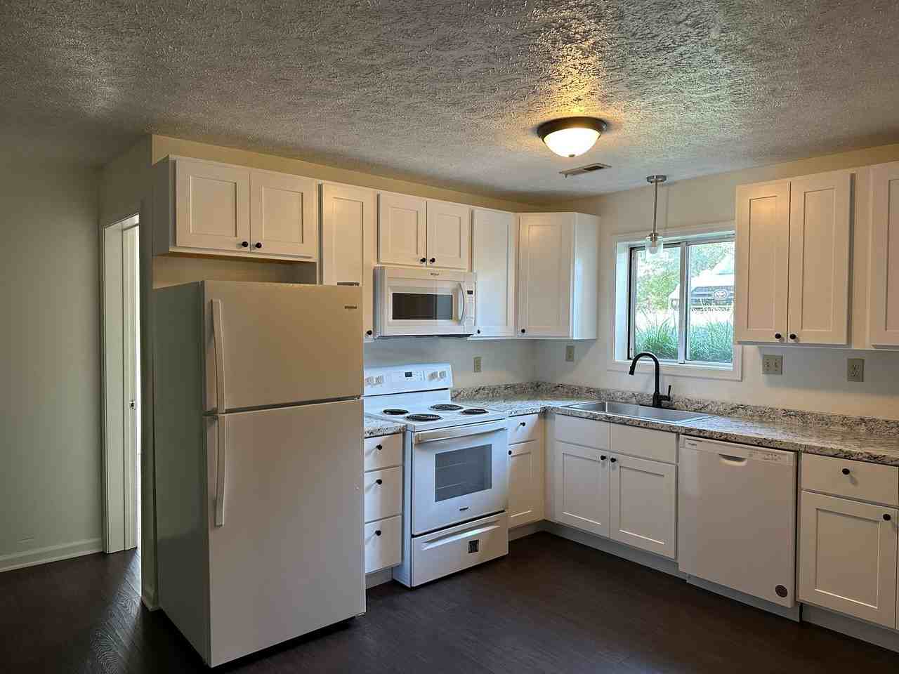 400 Willard Drive - Photo 2 of 16