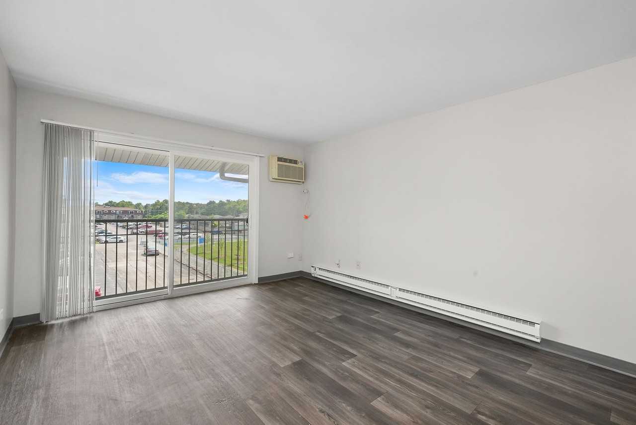 Ridgeland Station - Photo 3 of 36