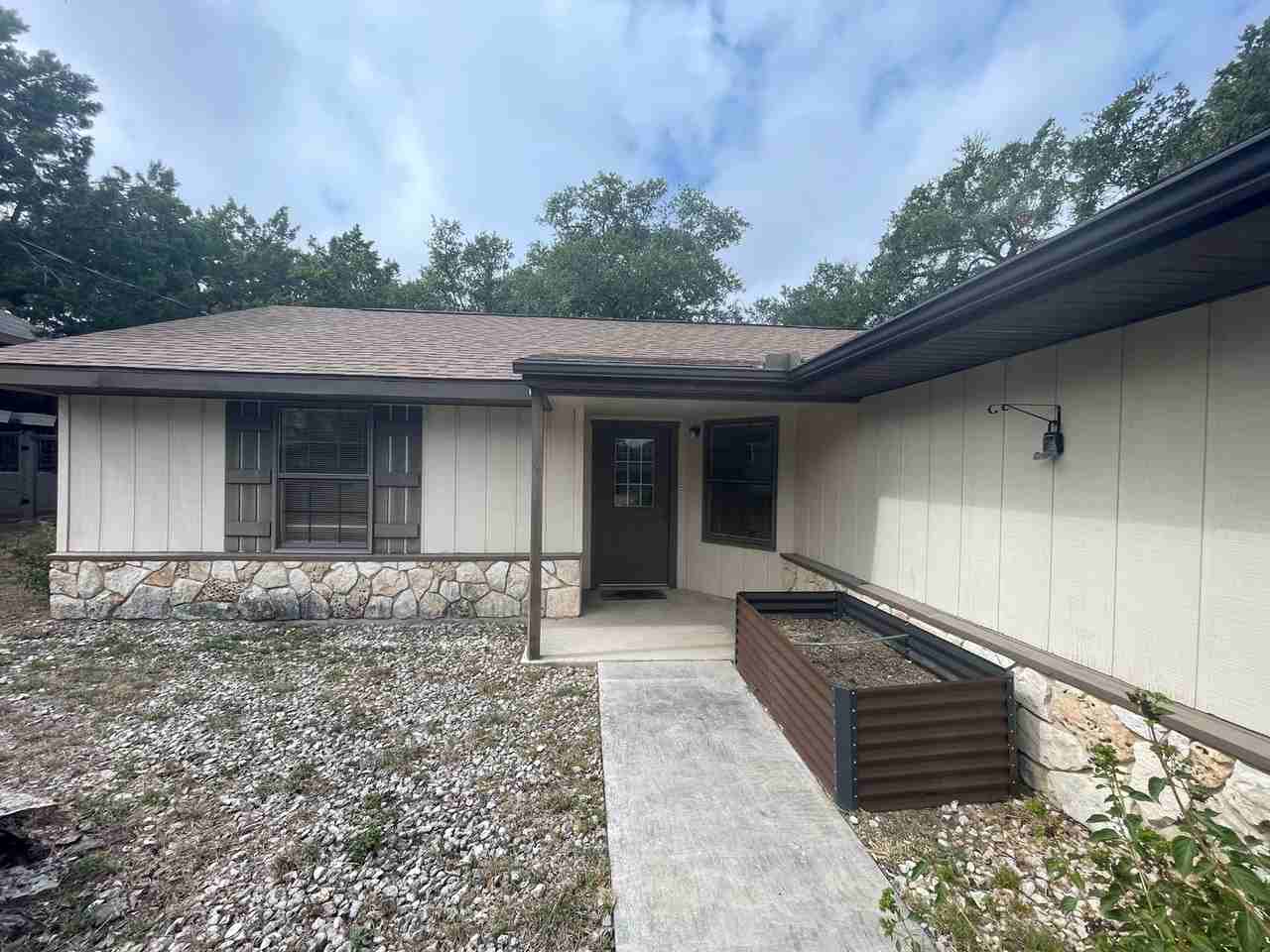 377 Susie Dr - Photo 3 of 25