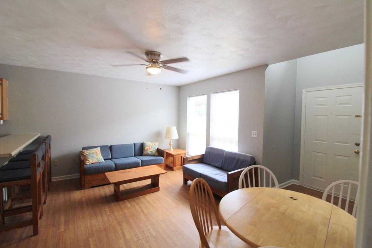1470 Devon Ln - Photo 6 of 28