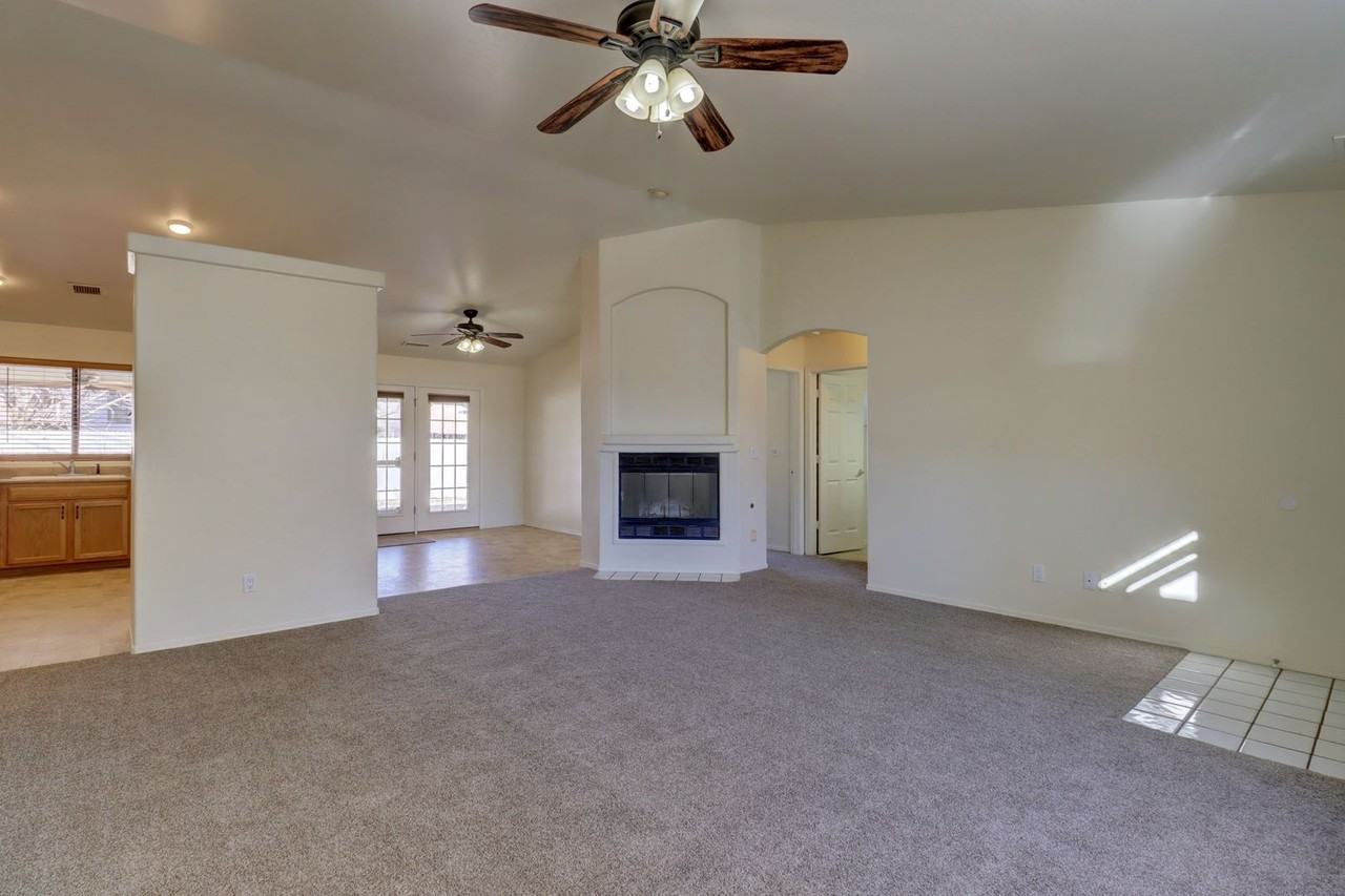 5584 N Mesquite Dr - Photo 6 of 39