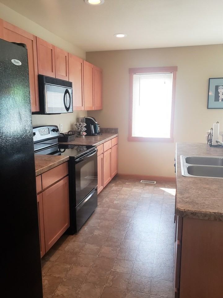 834 Avenue F - Photo 5 of 10