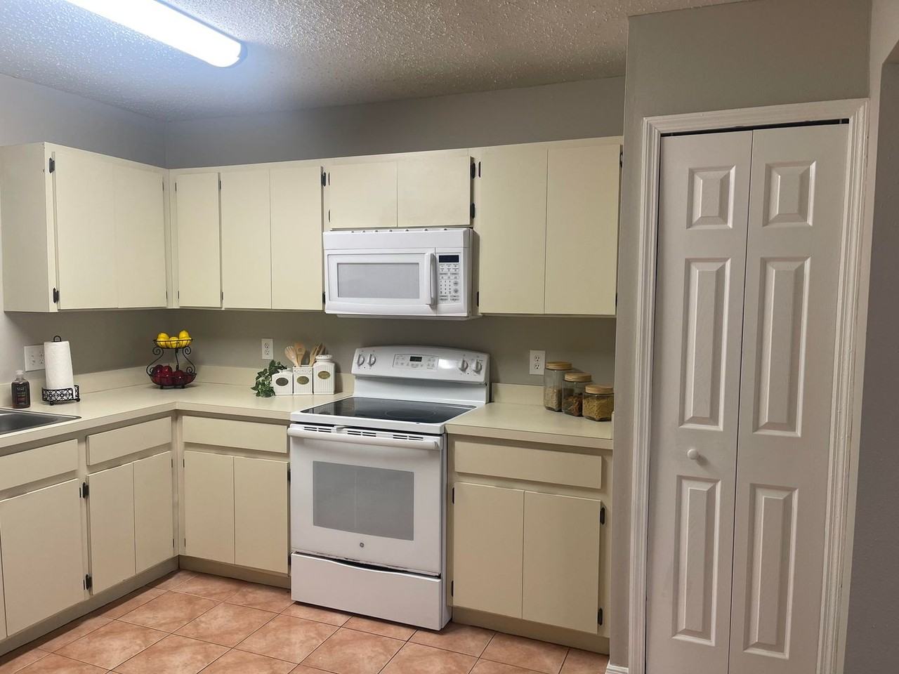 2550 Wrencrest Cir - Photo 5 of 15