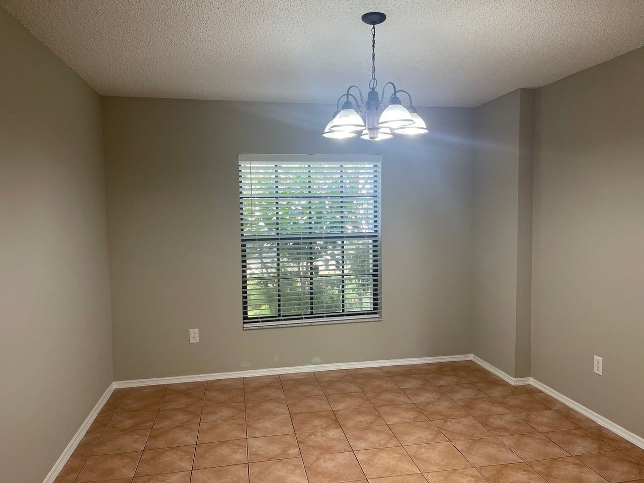 2550 Wrencrest Cir - Photo 7 of 15