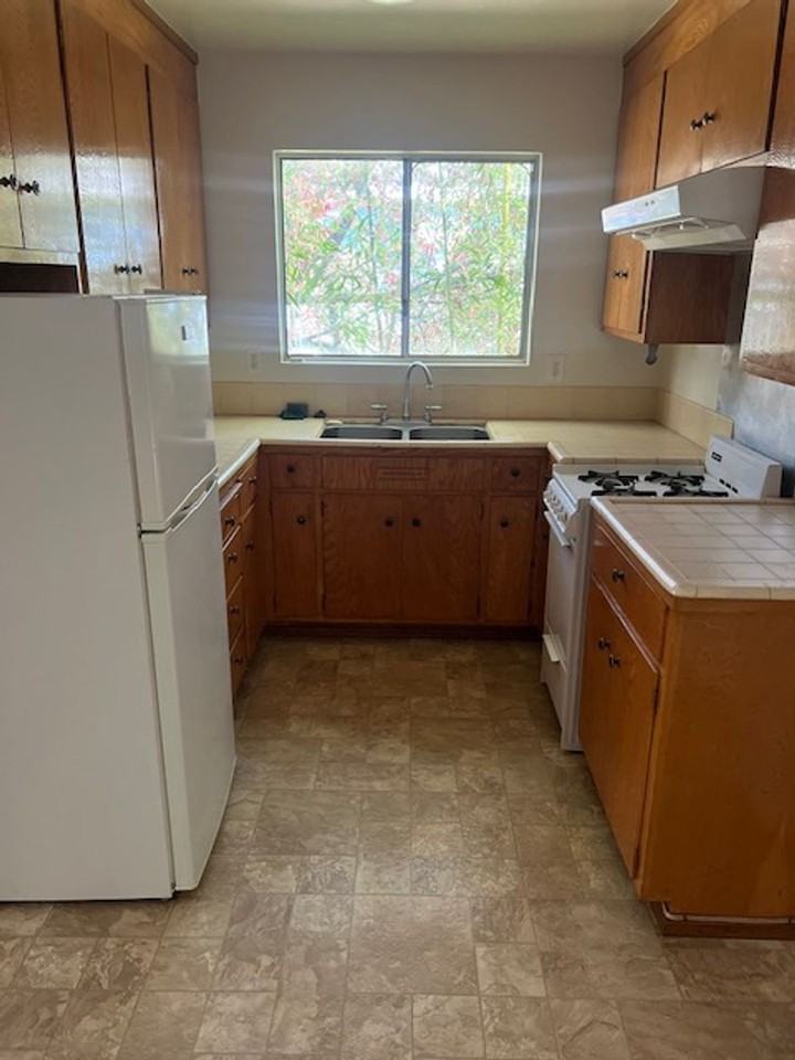 2218 Parker St #D - Photo 7 of 19