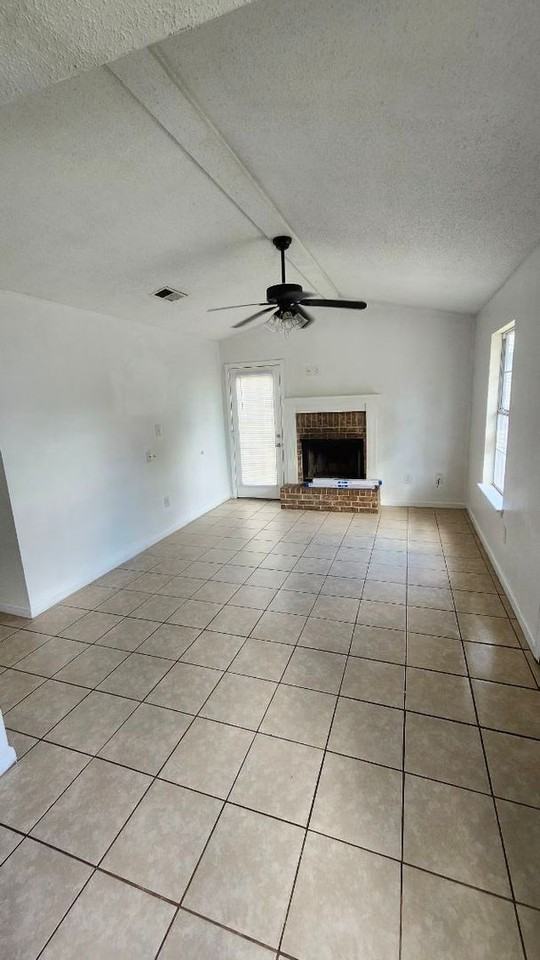 10633 Sharp Blvd - Photo 2 of 8