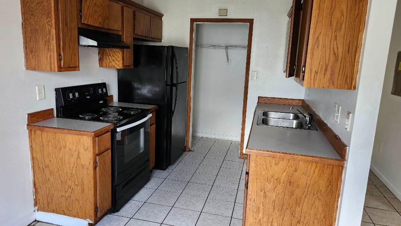 10633 Sharp Blvd - Photo 3 of 8