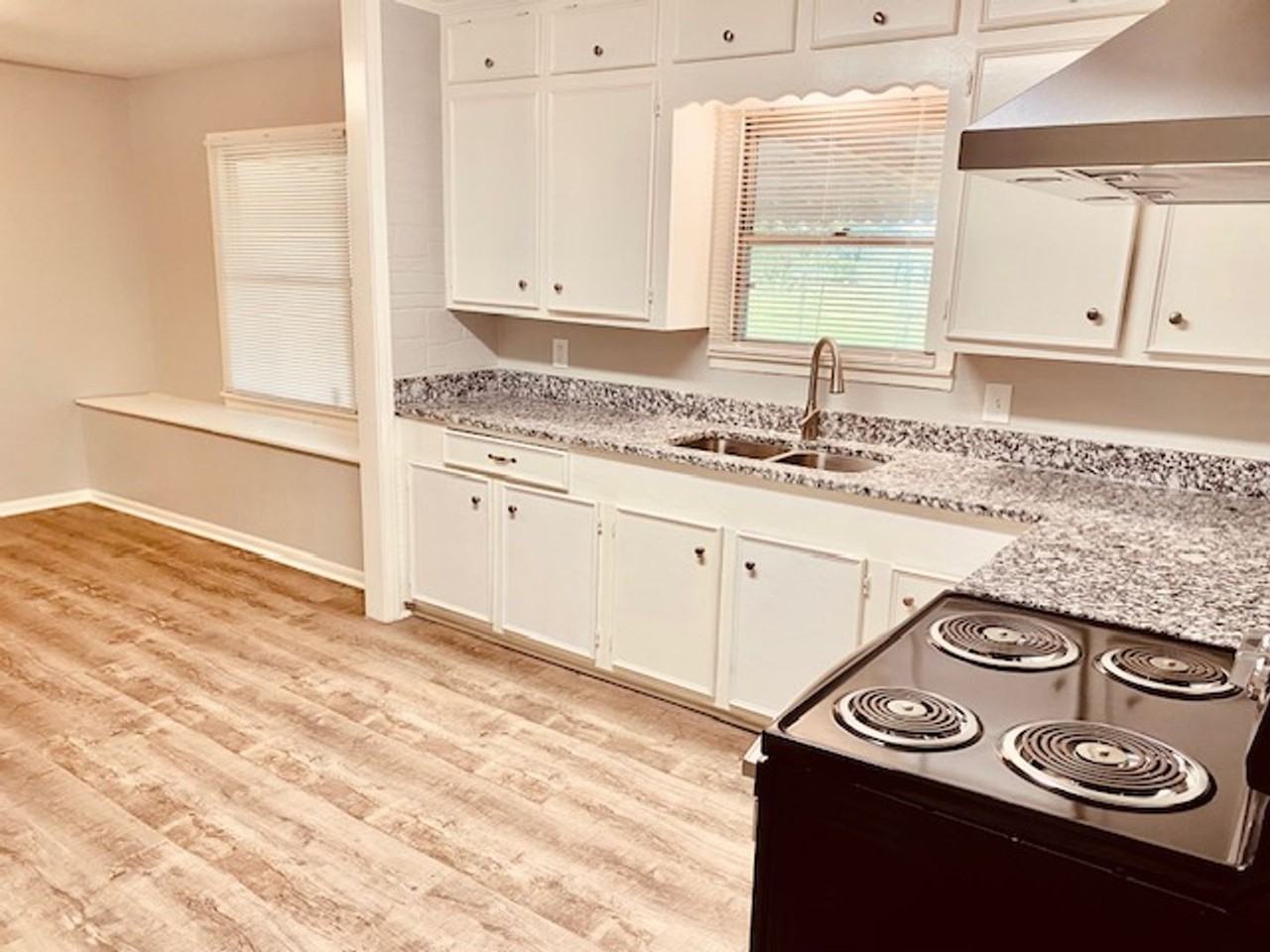 1830 Reese St - Photo 3 of 25