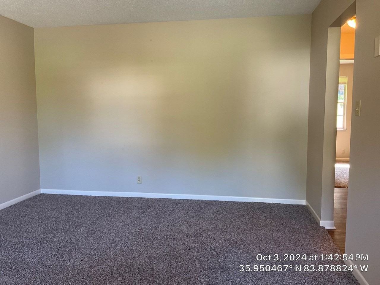 [02402B] - Photo 3 of 16