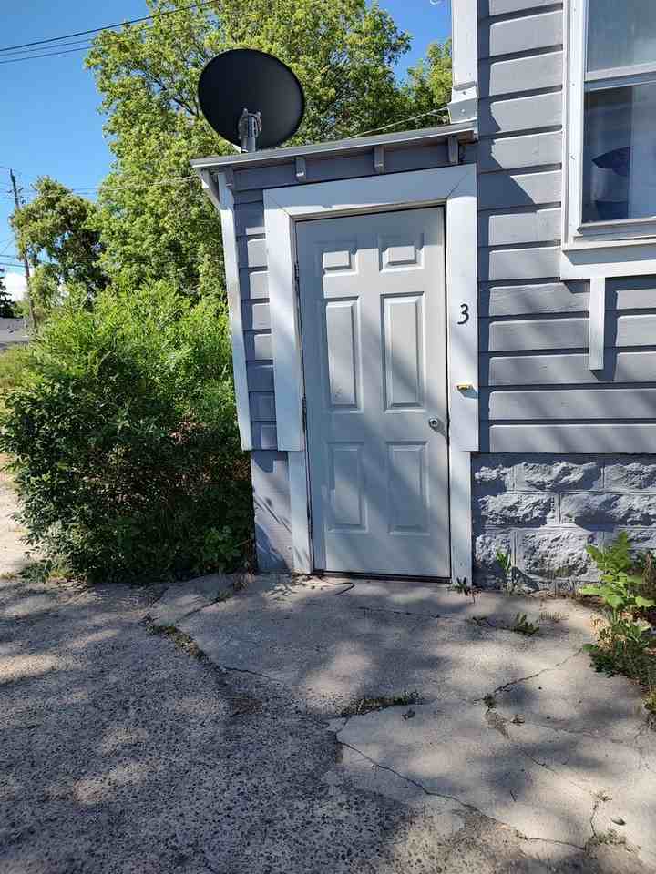 Stout 66 - Photo 2 of 6