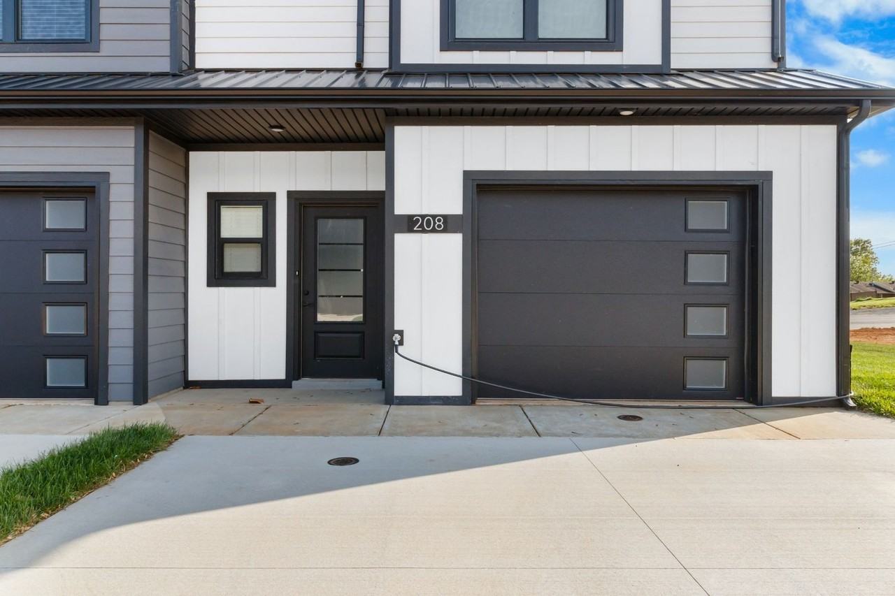 208 Jonathan Wade Pvt Cir - Photo 3 of 29