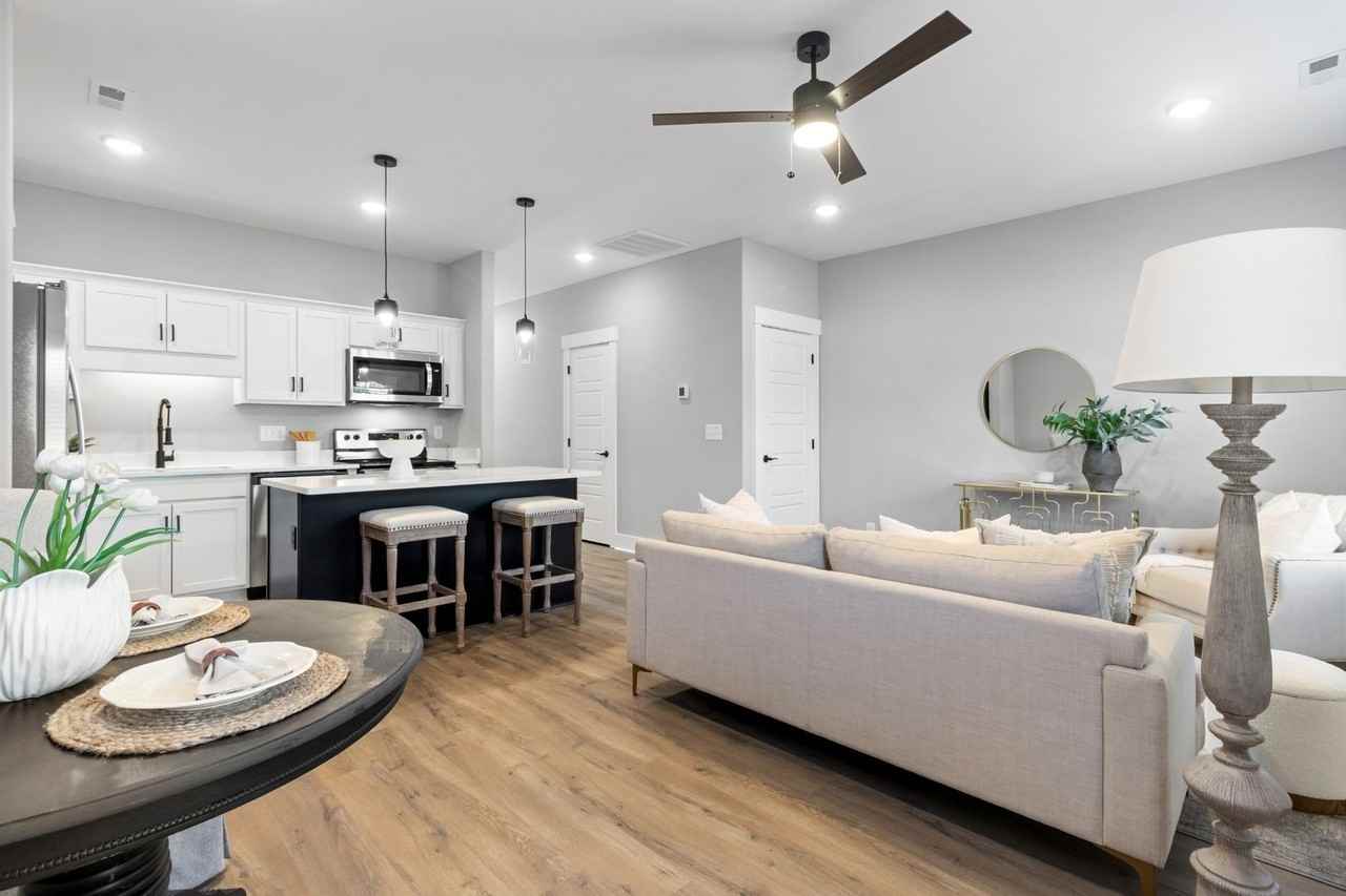 208 Jonathan Wade Pvt Cir - Photo 2 of 29