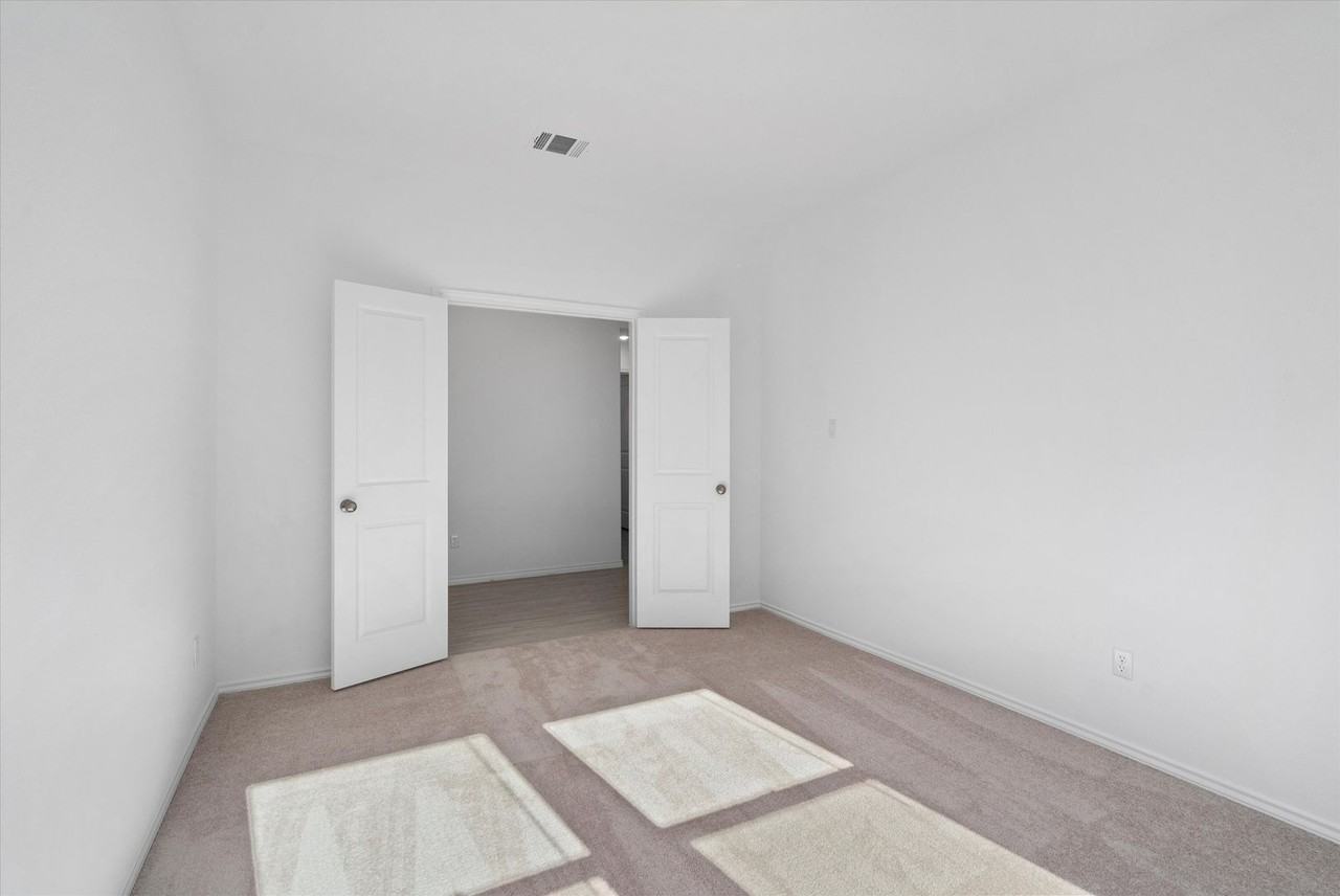 138 Arbordale St - Photo 5 of 33