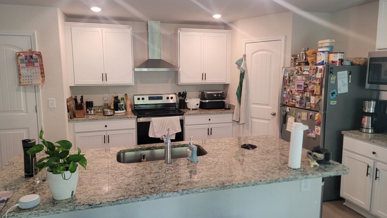 8429 Deerwood Rd - Photo 3 of 11