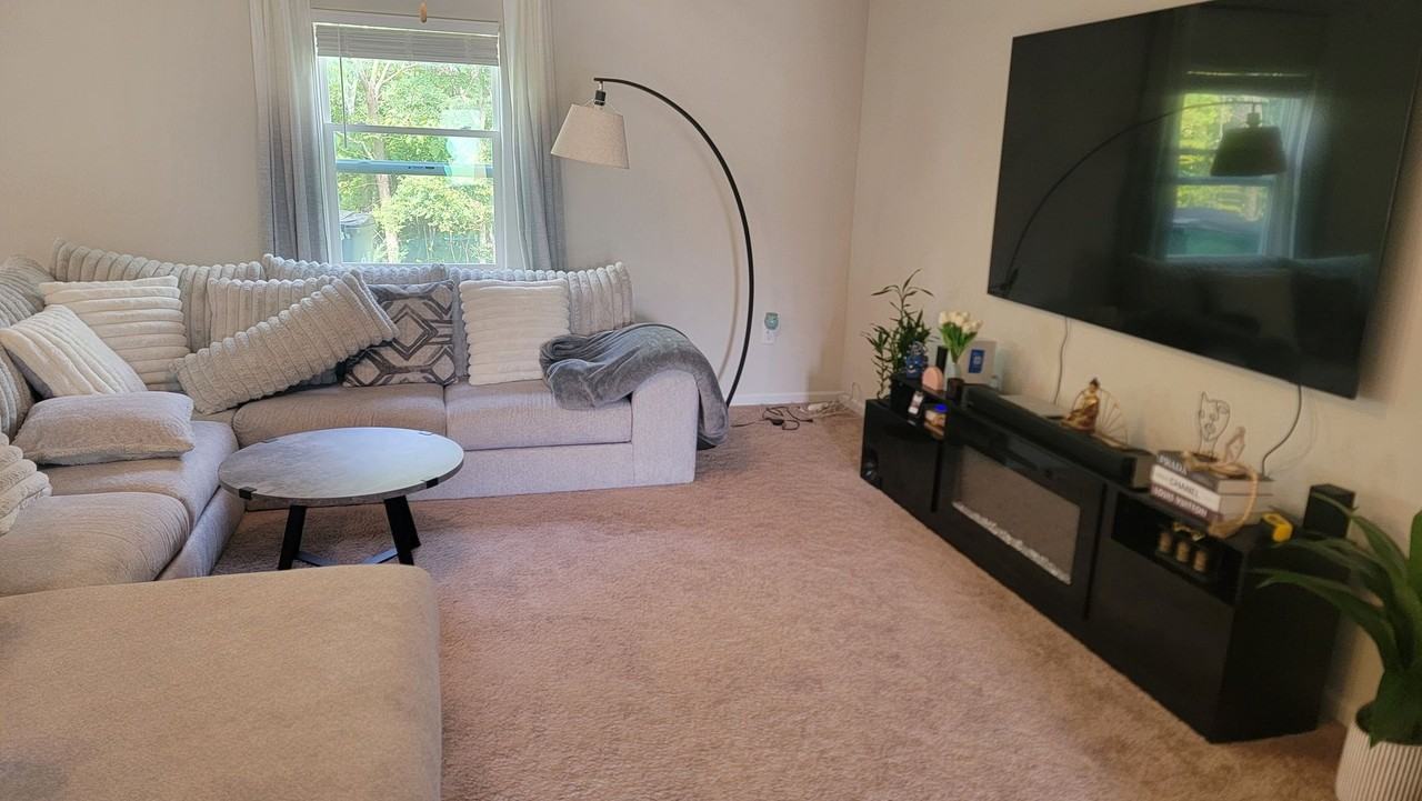 8429 Deerwood Rd - Photo 5 of 11