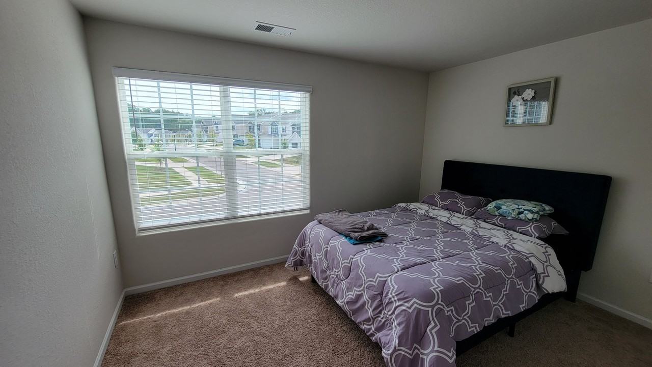 8429 Deerwood Rd - Photo 6 of 11